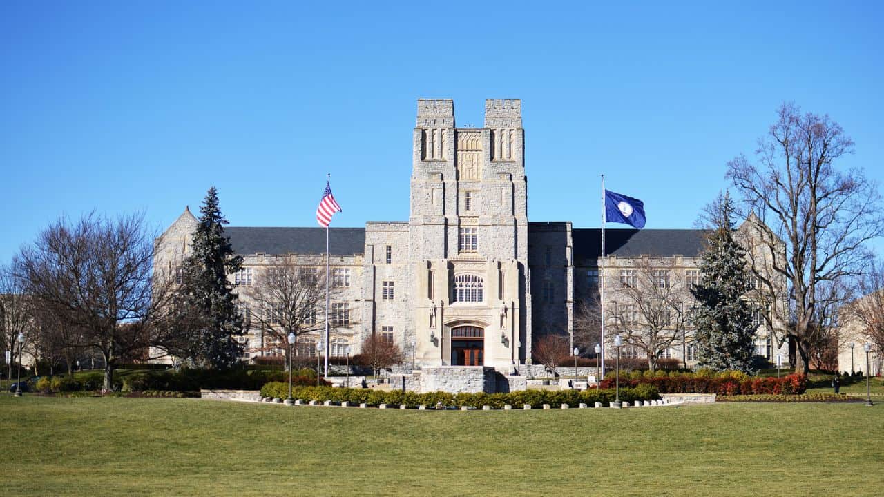 Burruss Hall en el campus de Virginia Tech en Blacksburg